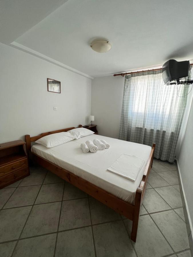 Athina Rooms Karvounades Exterior photo
