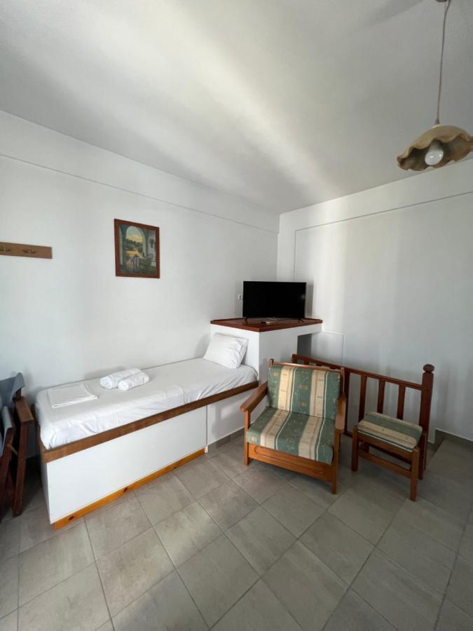 Athina Rooms Karvounades Exterior photo