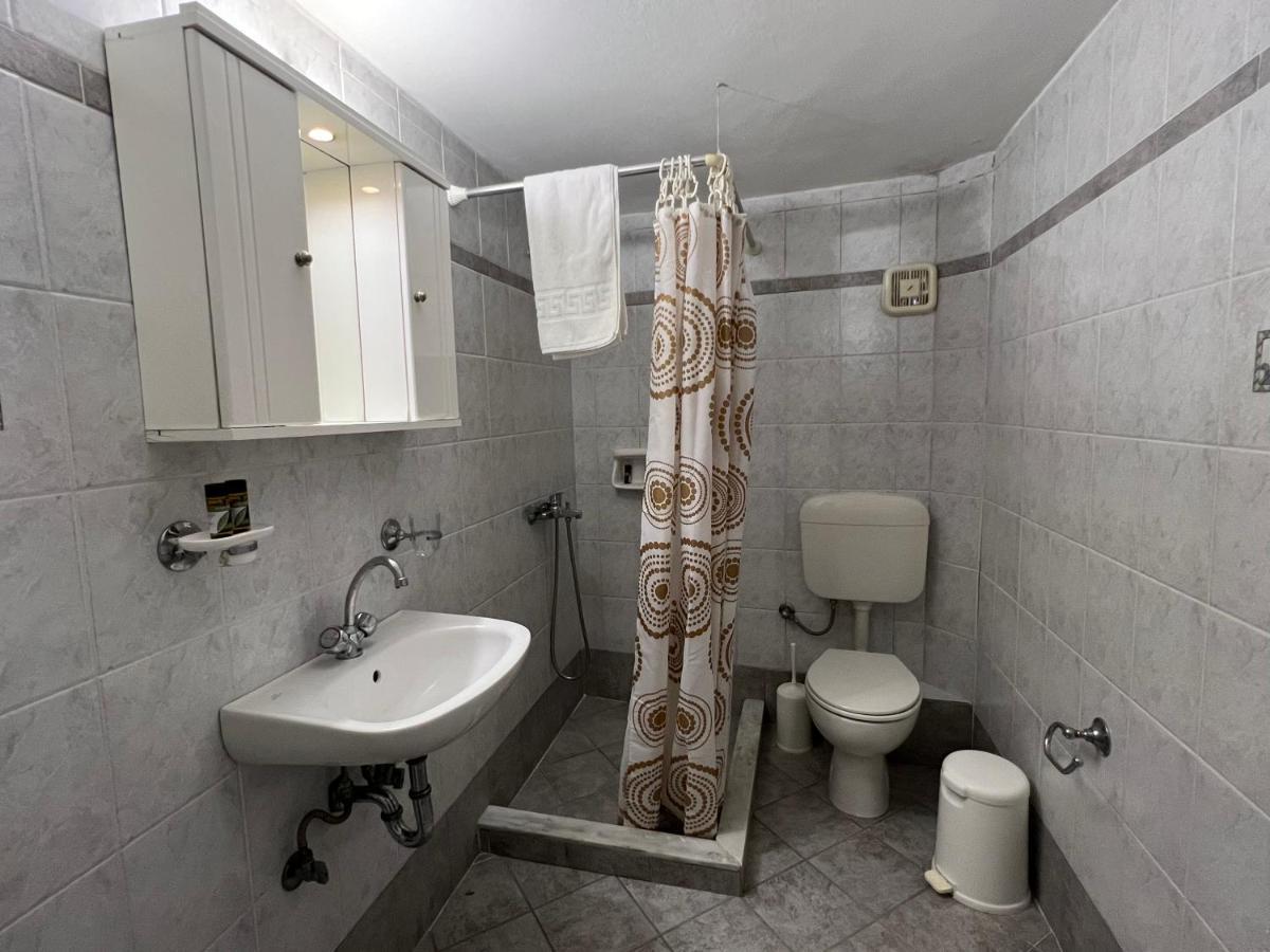 Athina Rooms Karvounades Exterior photo