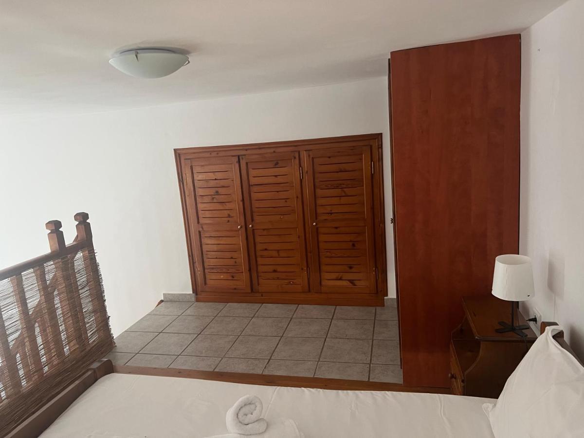 Athina Rooms Karvounades Exterior photo